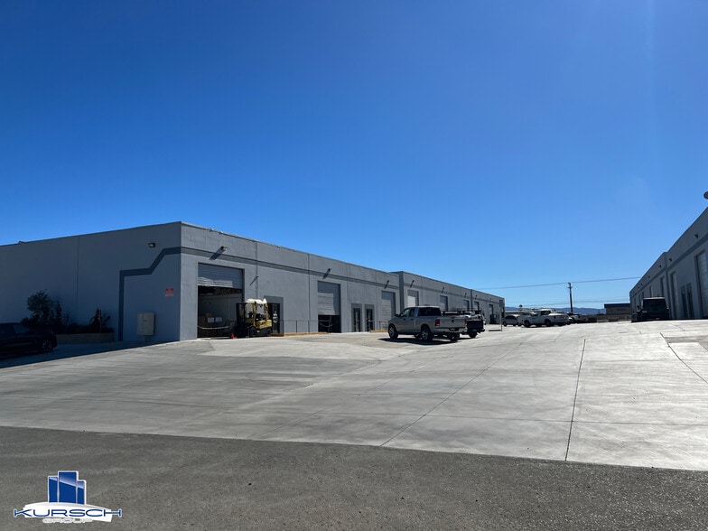 Primary Photo Of 17615 Alder St, Hesperia Warehouse For Lease