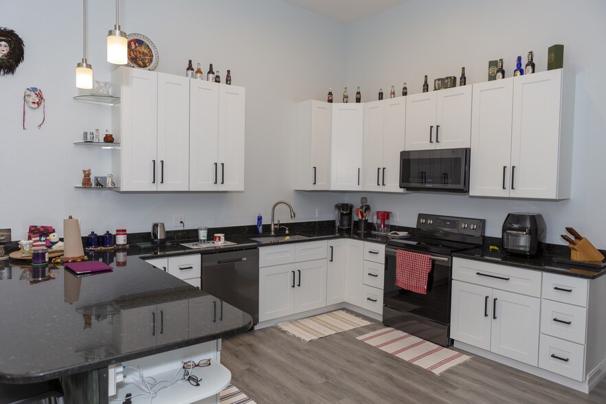 More Photos Of 2211 E Norvell Bryant Hwy, Hernando Freestanding For Sale