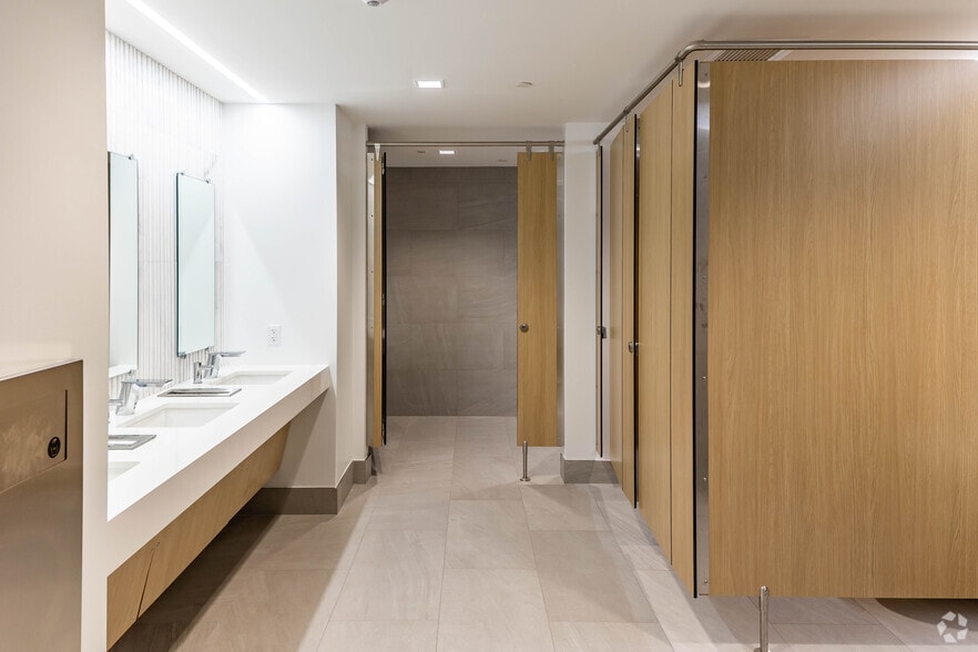 More Photos Of 600 W Hillsboro Blvd, Deerfield Beach Unknown For Lease