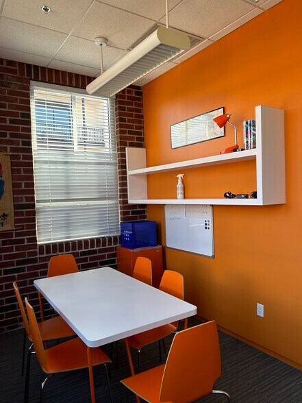 More Photos Of 1860 N Avenida Republica De Cuba, Tampa Office For Sale