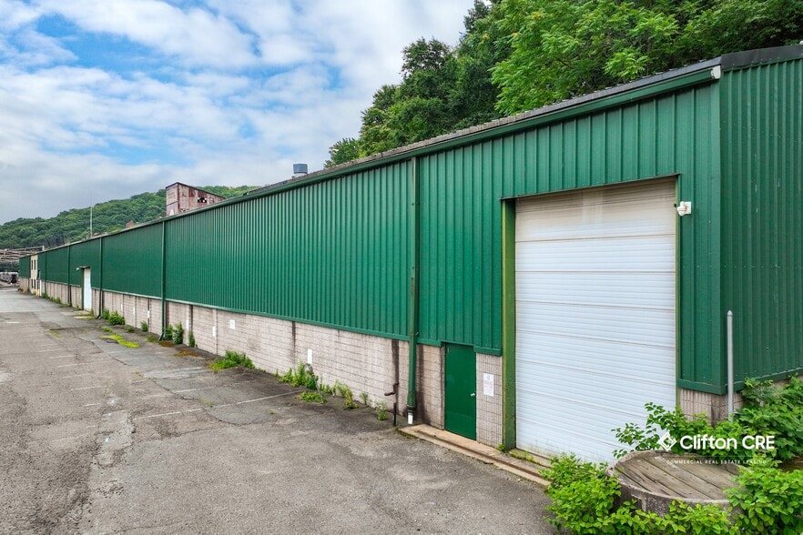 More Photos Of 126 E Dickerson St, Dover Warehouse For Sale