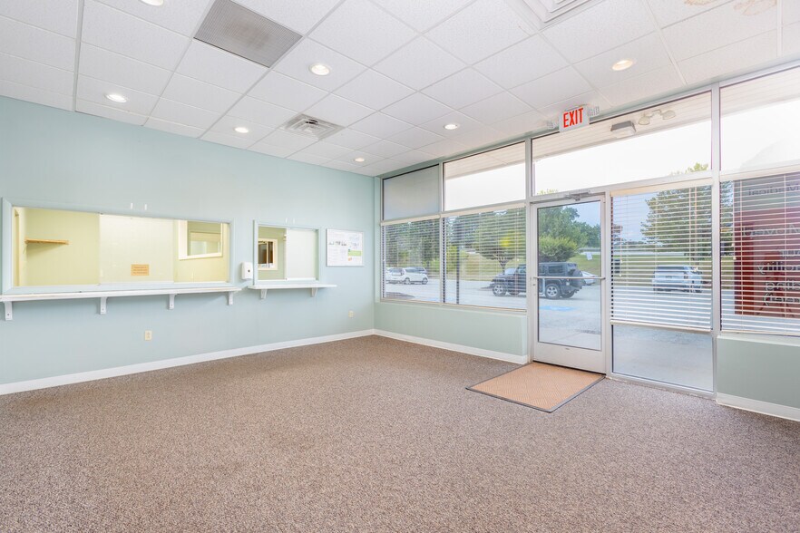 More Photos Of 100 Ridgeview Dr, Smithfield Storefront For Sale