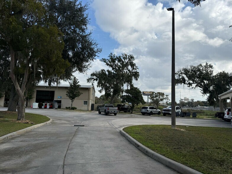 More Photos Of 2502 N Frontage Rd, Plant City Warehouse For Lease