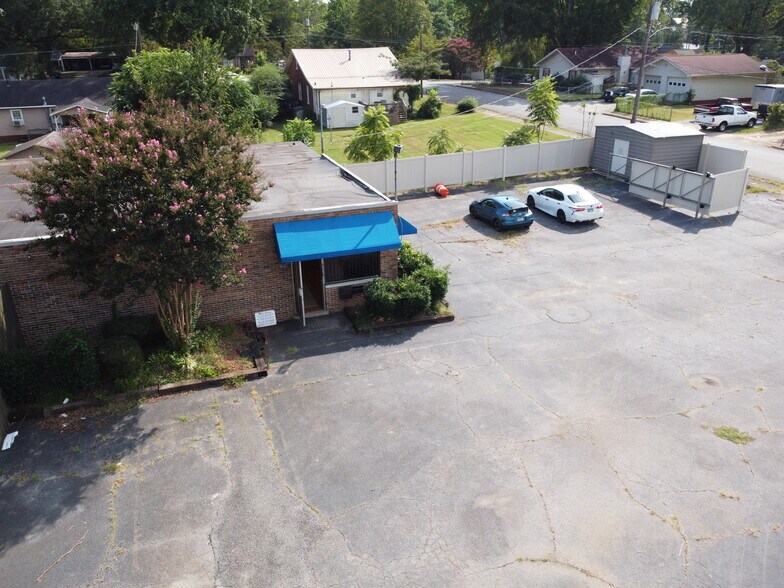 More Photos Of 2913 Governors Dr, Huntsville Office For Lease