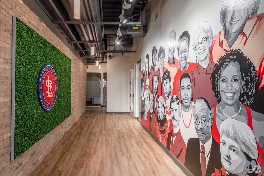 More Photos Of 6 Cardinal Way, Saint Louis Office For Lease