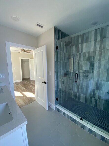 More Photos Of 1919 30th Ave N, Saint Petersburg Specialty For Sale