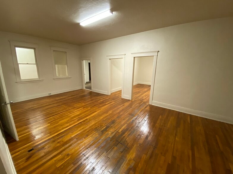 More Photos Of 125-129 N Main St, Porterville Storefront Retail Office For Lease