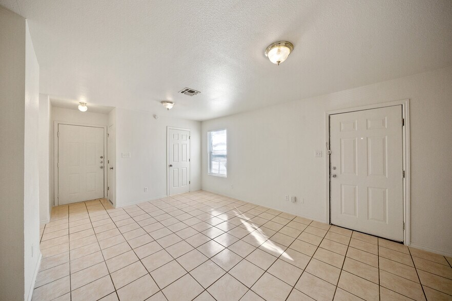 More Photos Of 414 Cupples Rd, San Antonio Apartments For Sale