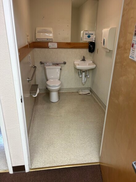 More Photos Of 1496 Professional Dr, Petaluma Medical For Sale