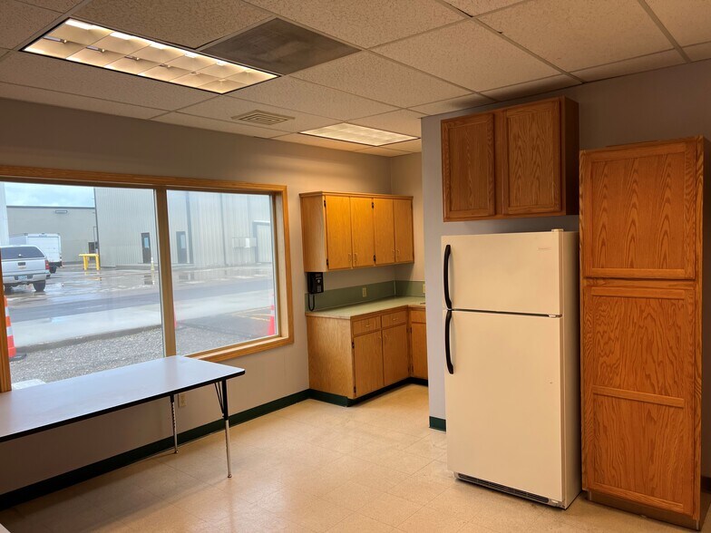 More Photos Of 50 N Danebo Ave, Eugene Warehouse For Sale