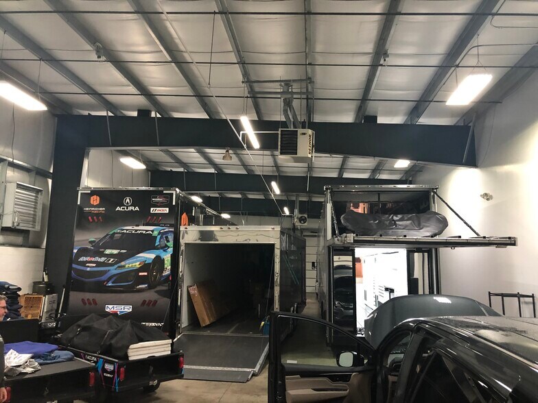 More Photos Of 114 Venture Dr, Pataskala Warehouse For Lease