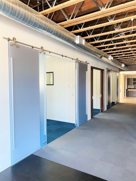 More Photos Of 12333 Saratoga Sunnyvale Rd, Saratoga Storefront Retail Office For Lease