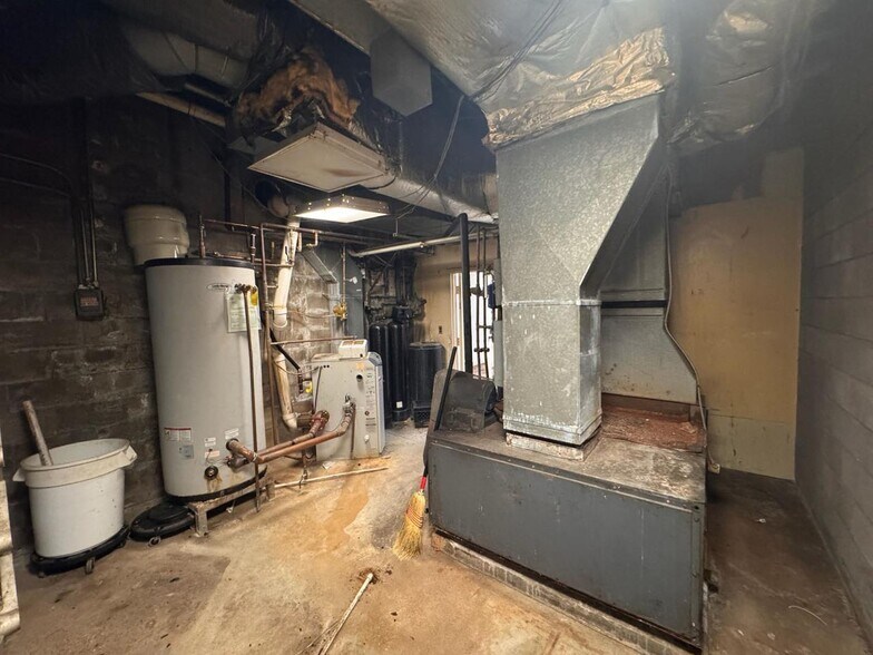 More Photos Of 4765 Montgomery Rd, Cincinnati Restaurant For Sale