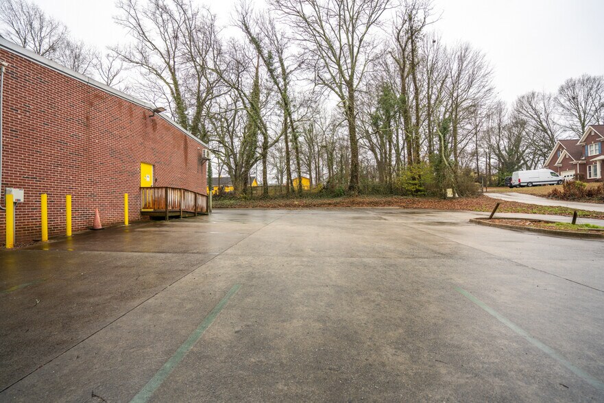 More Photos Of 4260 E Ponce De Leon Ave, Clarkston Freestanding For Lease