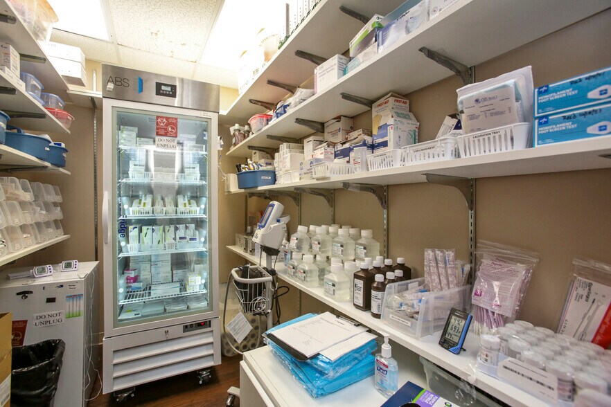 More Photos Of 12 Sammy McGhee Blvd, Jasper Medical For Sale