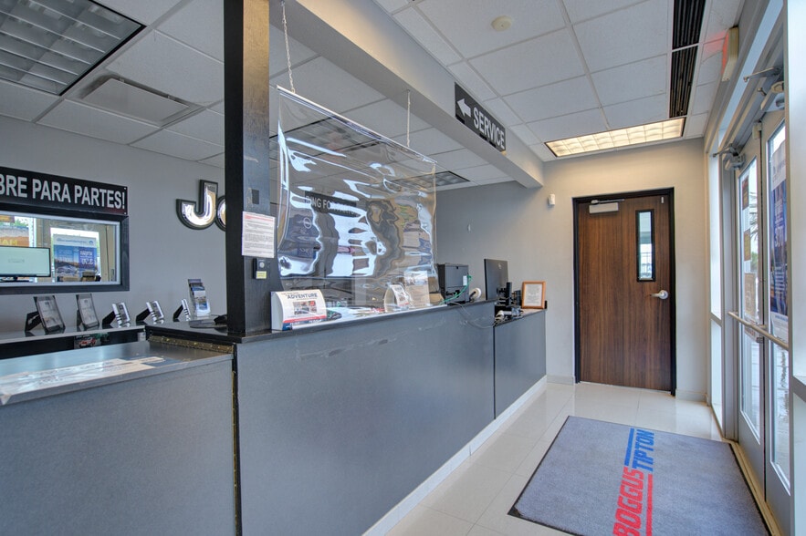 More Photos Of 2101 Central Blvd, Brownsville Auto Dealership For Sale