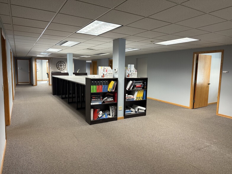 More Photos Of 6135 N American Ln, De Forest Warehouse For Lease