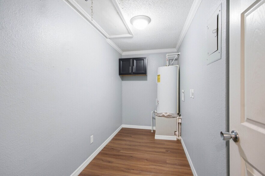 More Photos Of 5901 Bryce Ln, Tampa Apartments For Sale
