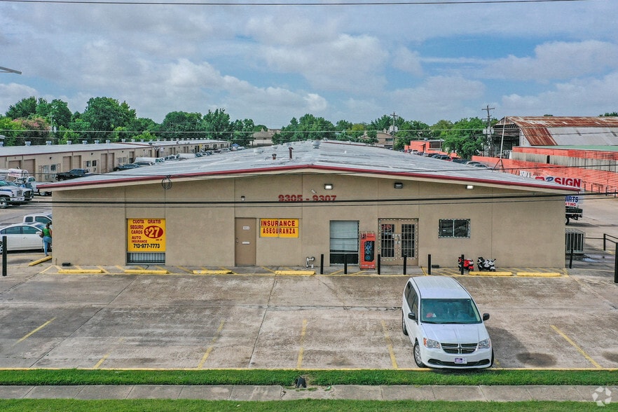 More Photos Of 9301-9307 Harwin Dr, Houston Warehouse For Lease
