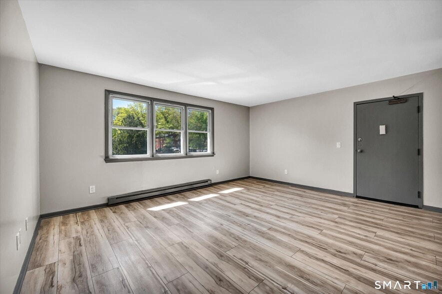 More Photos Of 40 Briarwood Ln, Branford Apartments For Sale