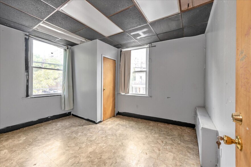 More Photos Of 2921 Heath Ave, Bronx Industrial For Sale