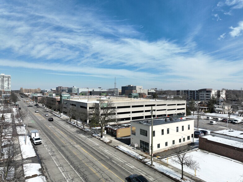 More Photos Of 915 S Washington Ave, Royal Oak Freestanding For Lease