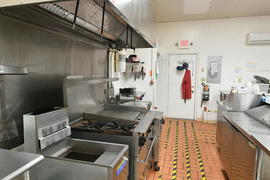 More Photos Of 239 Main St, Shelby Bar For Sale