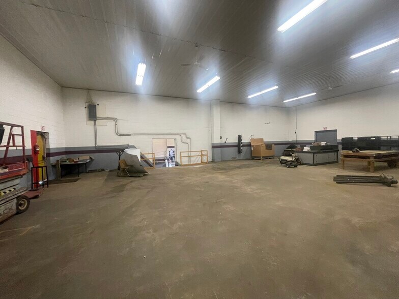 More Photos Of 5559 William Penn Hwy, Alexandria Warehouse For Sale
