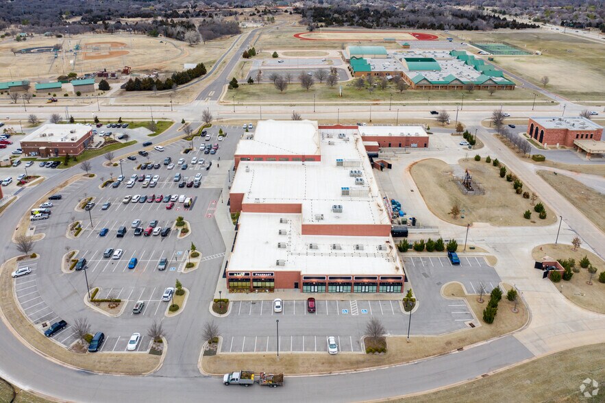 More Photos Of 1200-1260 W Covell Rd, Edmond General Retail For Lease