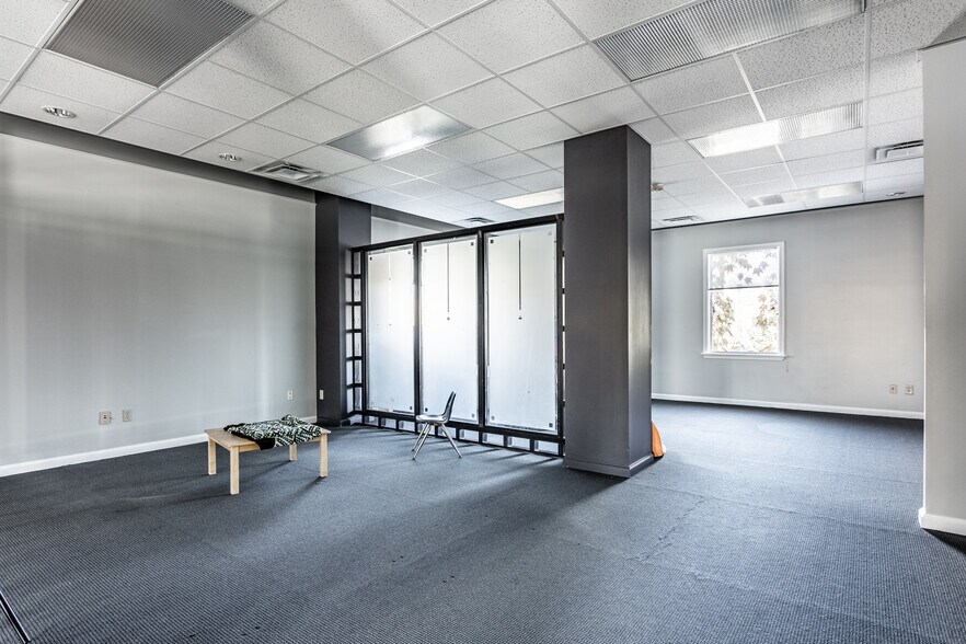 More Photos Of 11712 N Michigan Rd, Zionsville Office For Sale