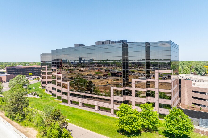 Primary Photo Of 2 Meridian Crossings, Richfield Office For Lease