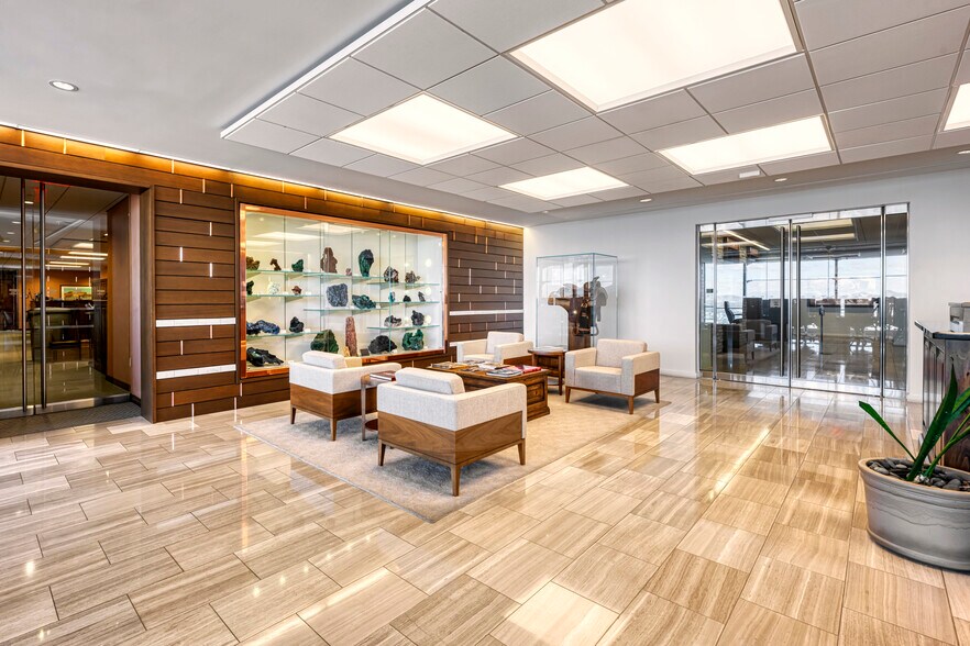 More Photos Of 333 N Central Ave, Phoenix Office For Lease