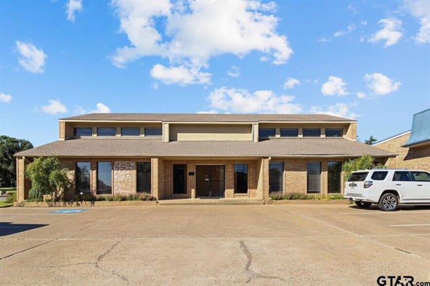 Primary Photo Of 625 Chase Dr, Tyler Office For Lease