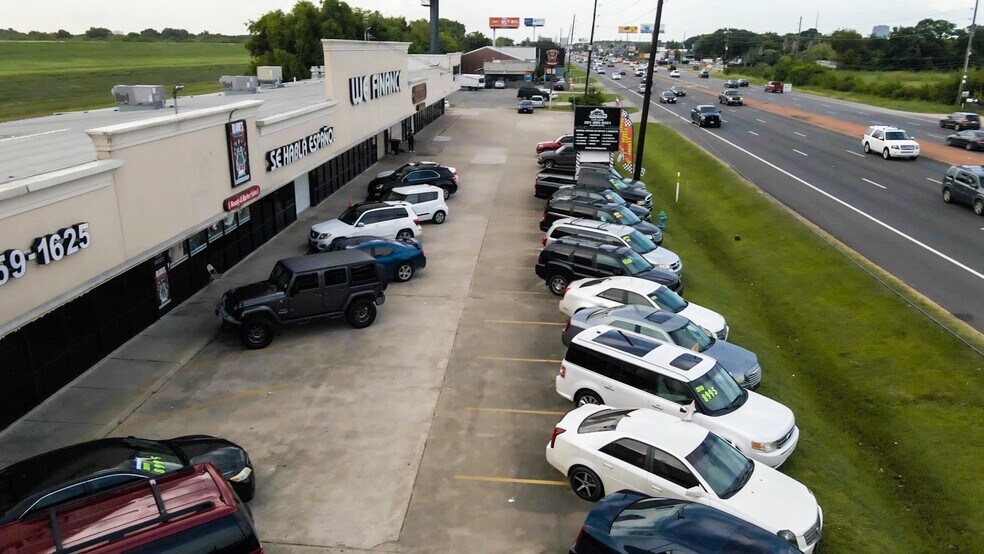 More Photos Of 1830 Highway 6 S, Houston Storefront Retail Office For Lease