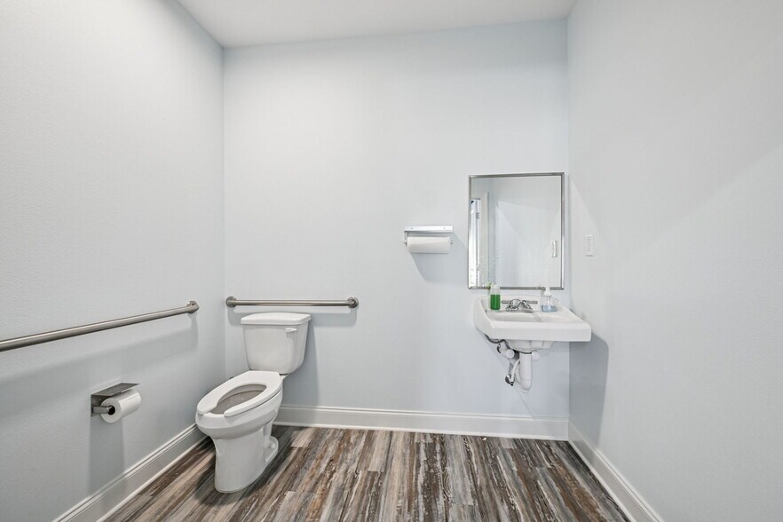 More Photos Of 269 General Patton Ave, Mandeville Warehouse For Sale