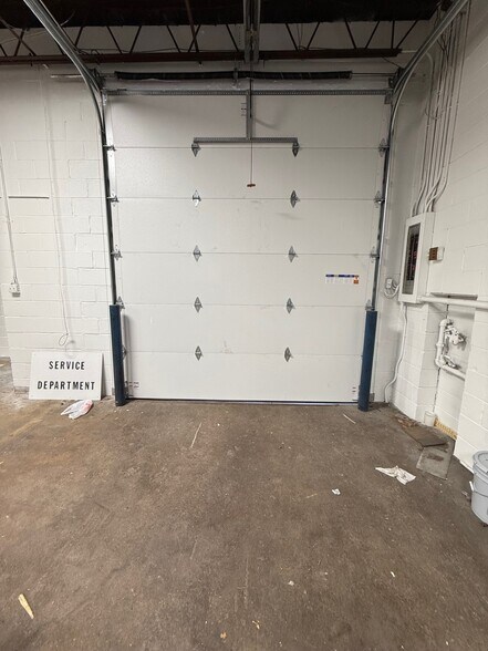 More Photos Of 691 Doctor Martin Luther King Junior Ave, Memphis Flex For Sale