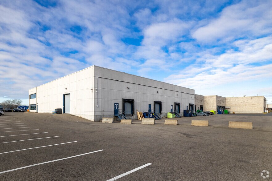 More Photos Of 1300-1410 Av 55E, Montréal Flex For Lease