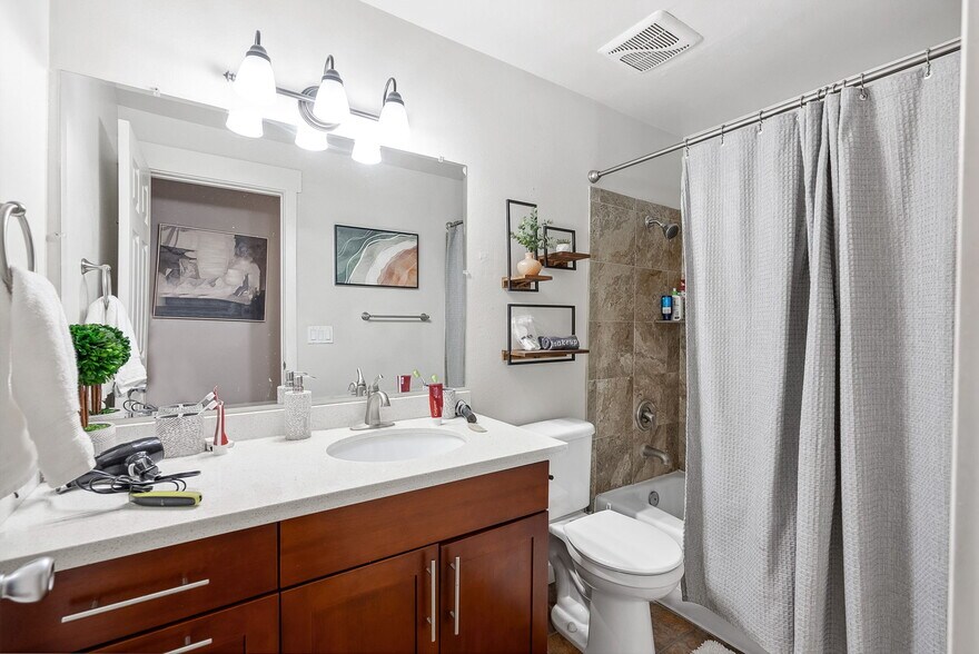 More Photos Of 2414 13th Ave S, Seattle Apartments For Sale