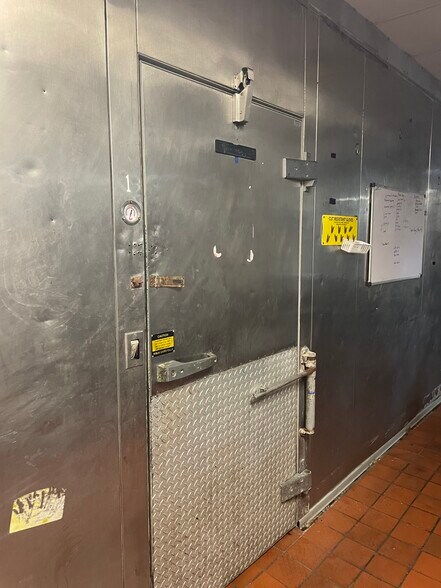 More Photos Of 905 E Gregory St, Pensacola Restaurant For Sale