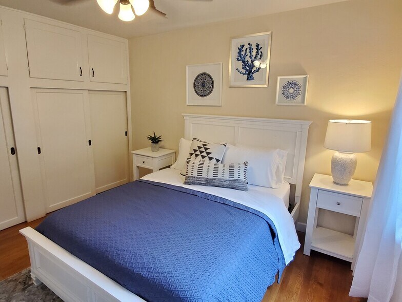 More Photos Of 1558 Ebers St, San Diego Apartments For Sale