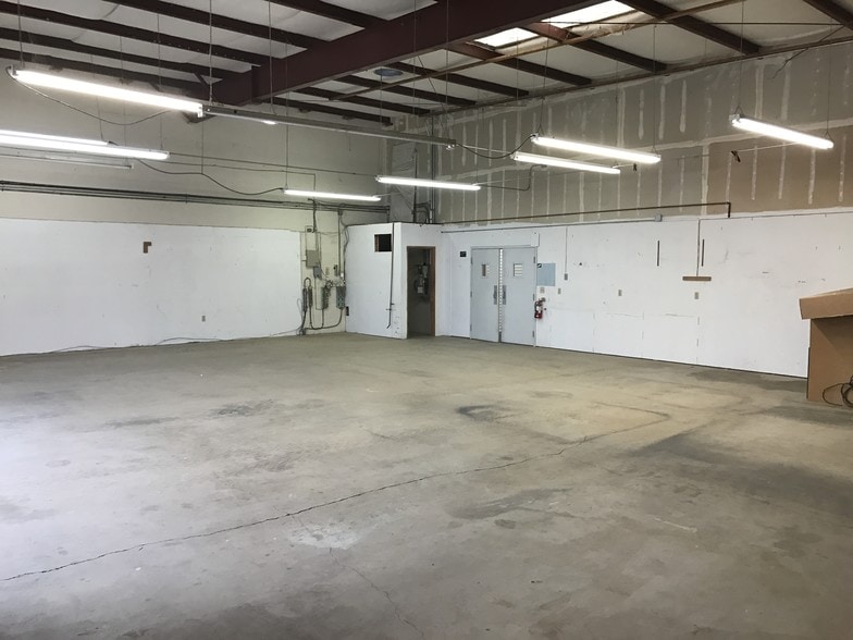 More Photos Of 226 N 1st St, Turlock Freestanding For Sale