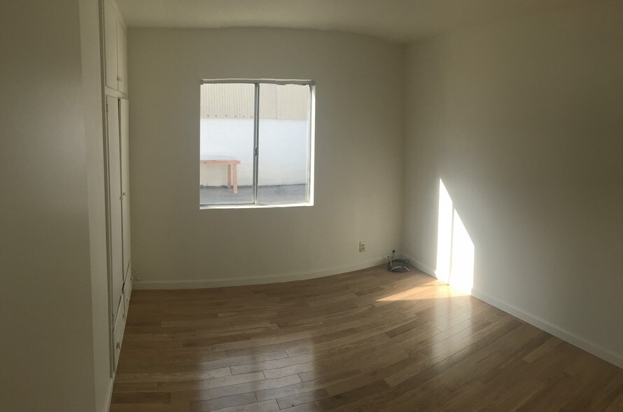 More Photos Of 757 E San Bernardino Rd, Covina Contractor Storage Yard For Lease