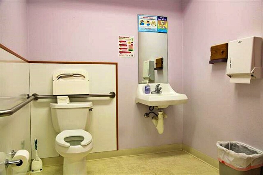 More Photos Of 725 Pine St, Mount Shasta Healthcare For Sale