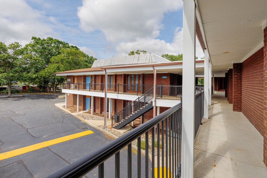 More Photos Of 1750 Zion Rd, Northfield Medical For Sale