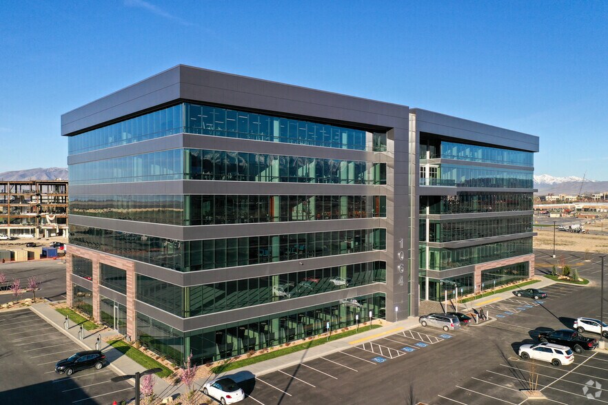 More Photos Of 1064 S North County Blvd, Pleasant Grove Office For Lease