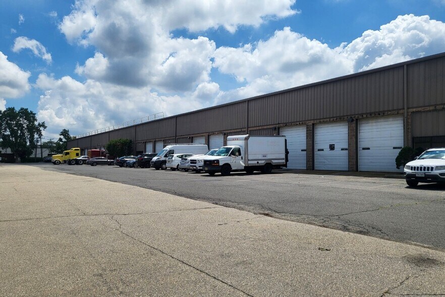 Primary Photo Of 211 Gates Rd, Little Ferry Flex For Lease