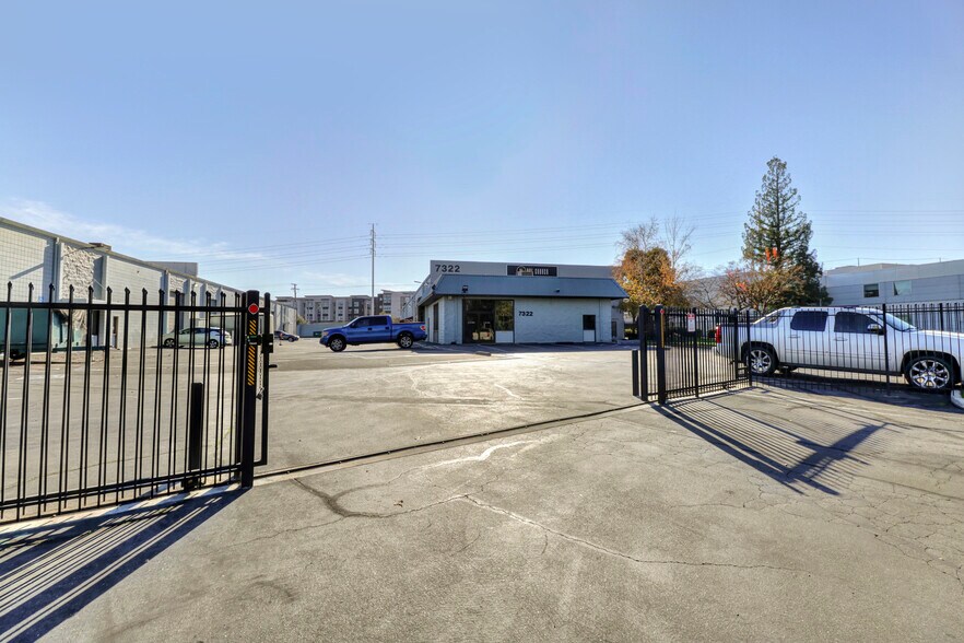 More Photos Of 7322 Folsom Blvd, Sacramento Unknown For Lease