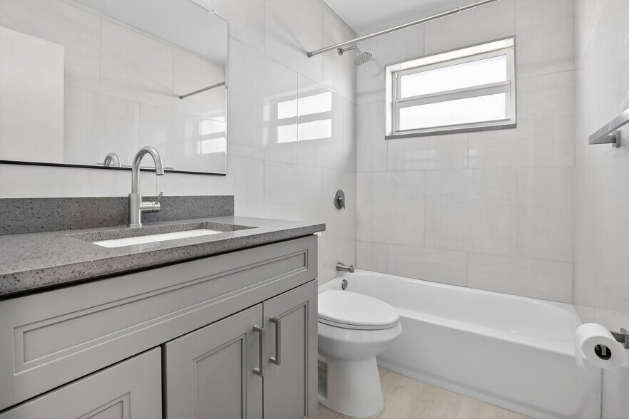 More Photos Of 4825 NE 23rd Ave, Fort Lauderdale Apartments For Sale