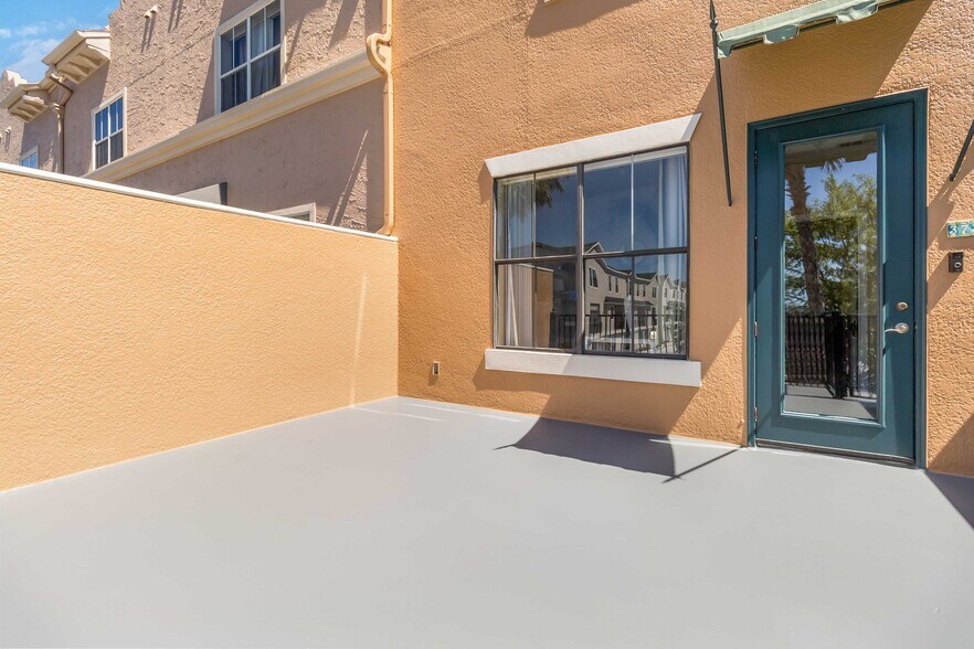 More Photos Of 3730 Avalon Park East Blvd, Orlando Office Residential For Sale