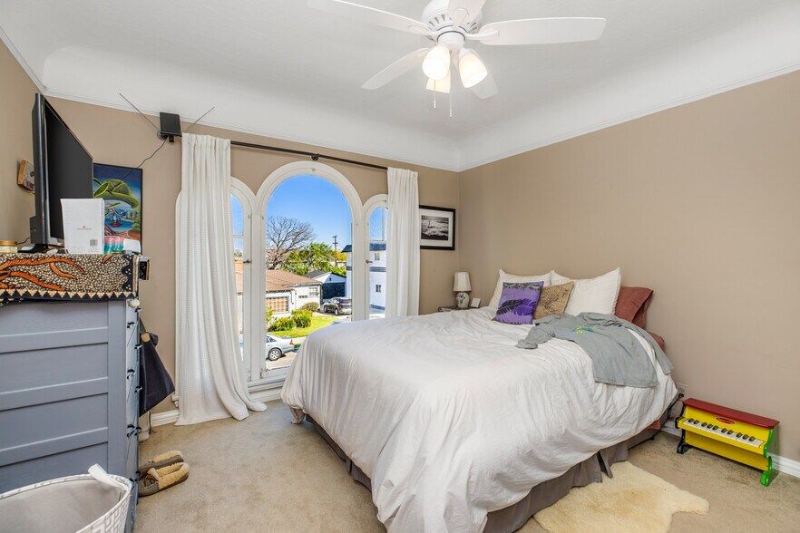 More Photos Of 1117 Mira Mar Ave, Long Beach Apartments For Sale